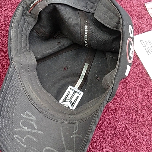 Nike Tiger Woods Collection Ball Cap. Autographed by Darius Rucker. - Picture 4 of 9